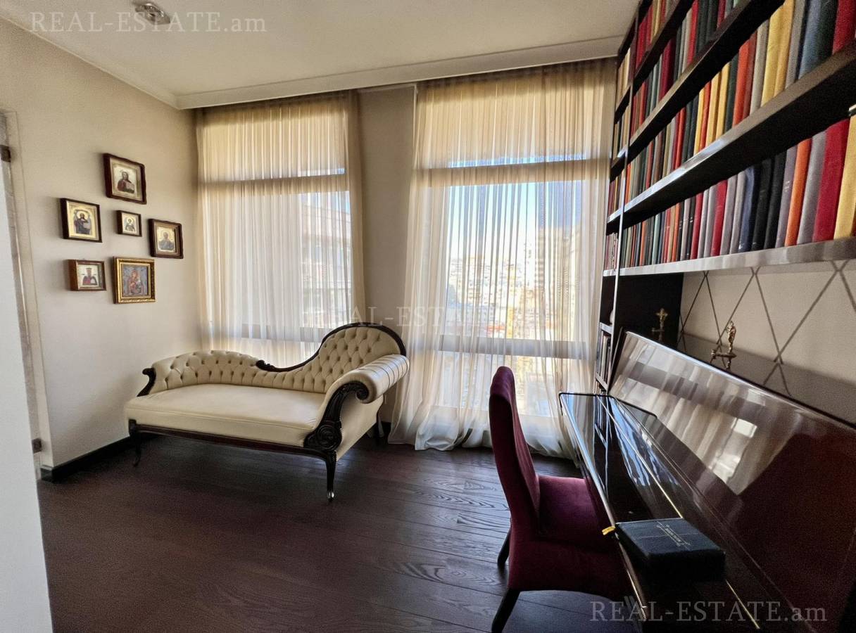 4 bedroom apartment for sale Northern (Hyusisayin)  Ave, Center Yerevan, 119236