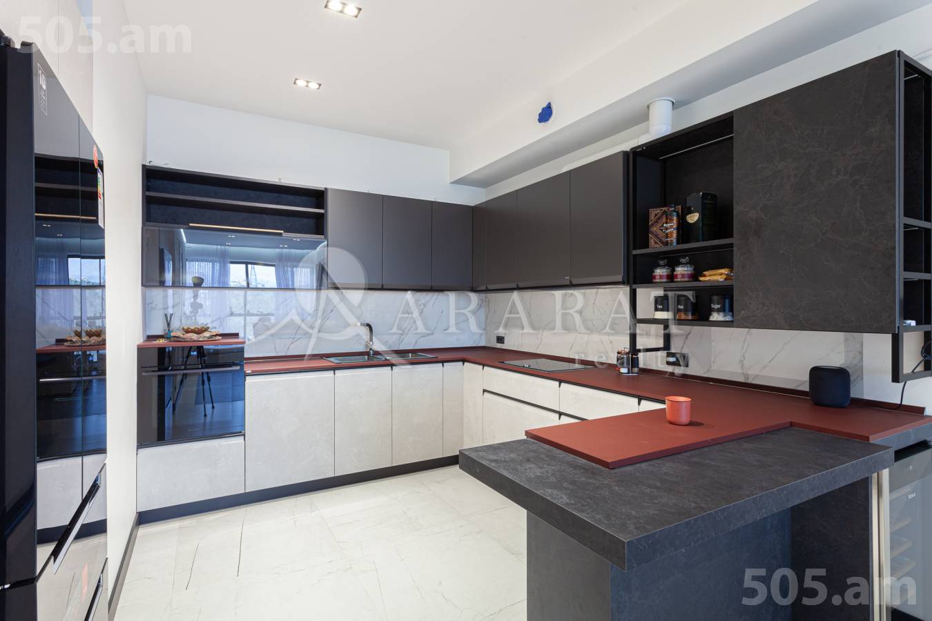 Купить 3 комнатную квартиру Паронян ул, Центр Ереван, 135006