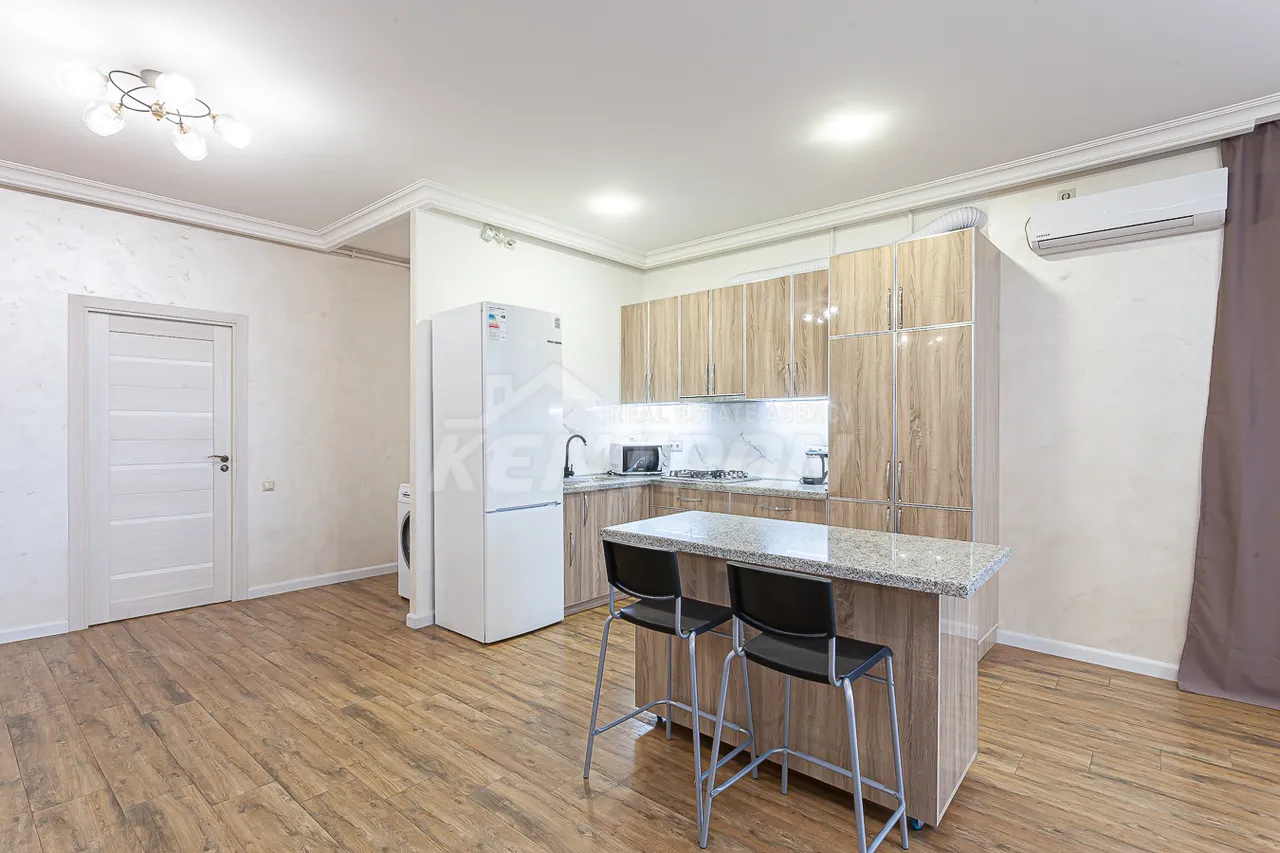 3 bedroom apartment for rent Teryan St, Center Yerevan, 158701