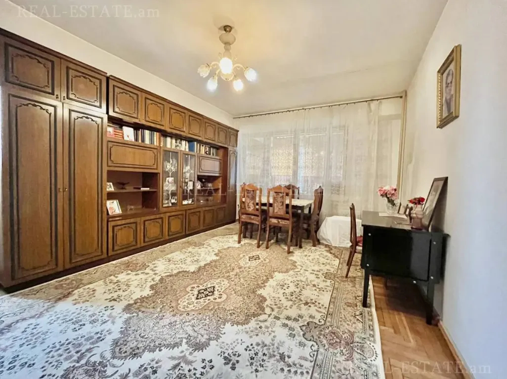 3 սենյականոց բնակարան  Դ. Դեմիրճյան փող, Կենտրոն Երևան, 159940