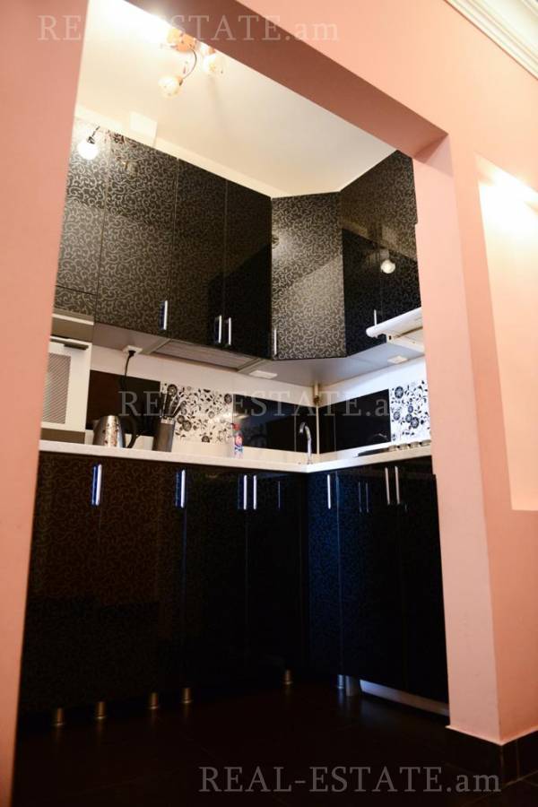 4 bedroom apartment for sale Teryan St, Center Yerevan, 133596