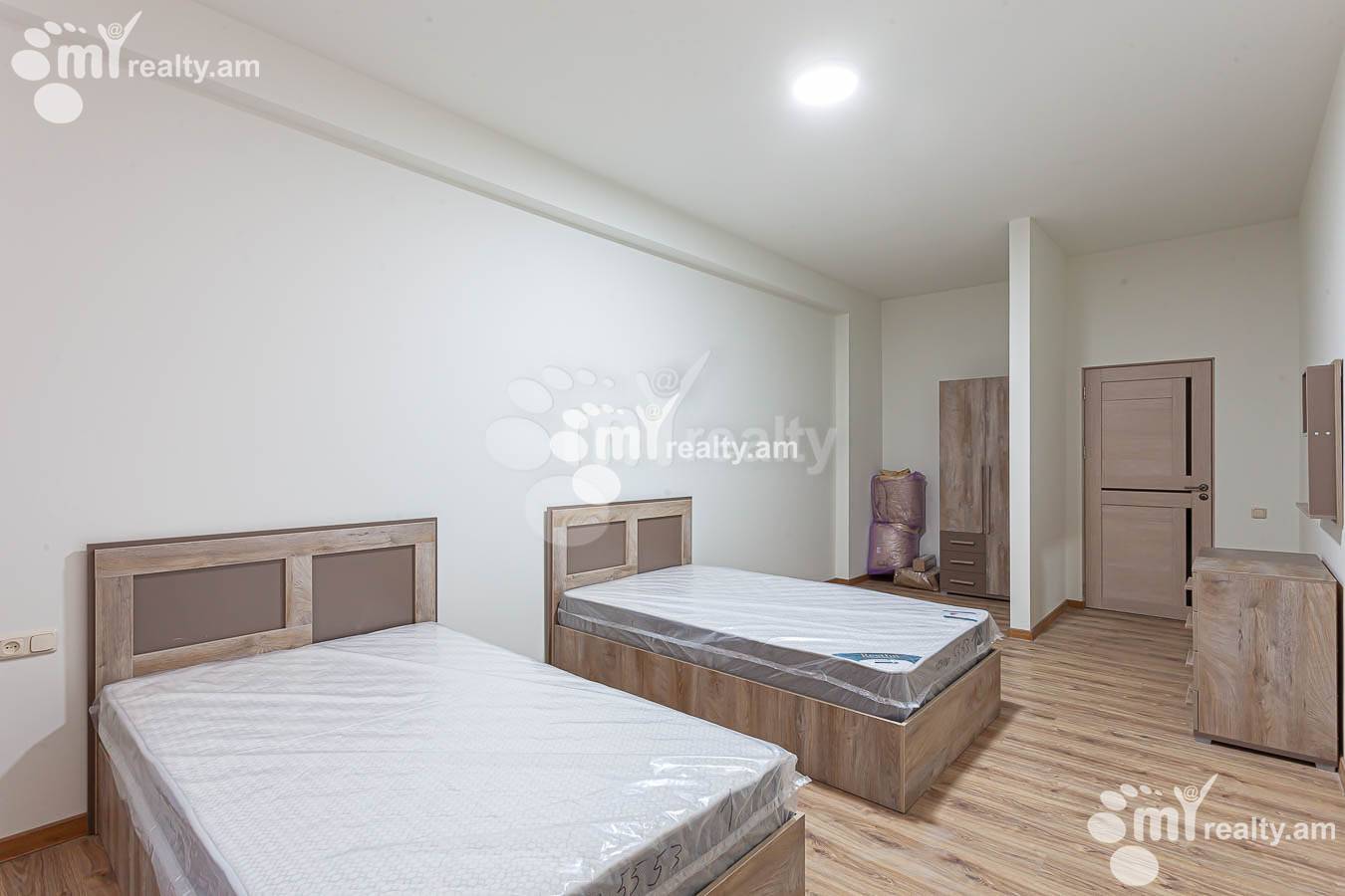 3 bedroom apartment for rent خیابان آرگیشتی, مرکز شهر ایروان, 154236