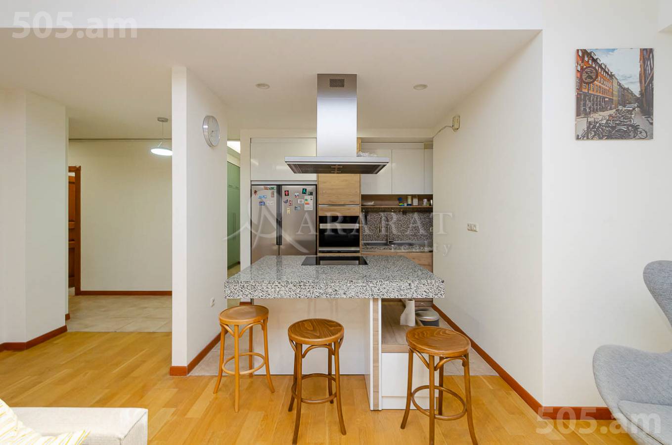 Купить 3 комнатную квартиру Антараин ул, Центр Ереван, 145038