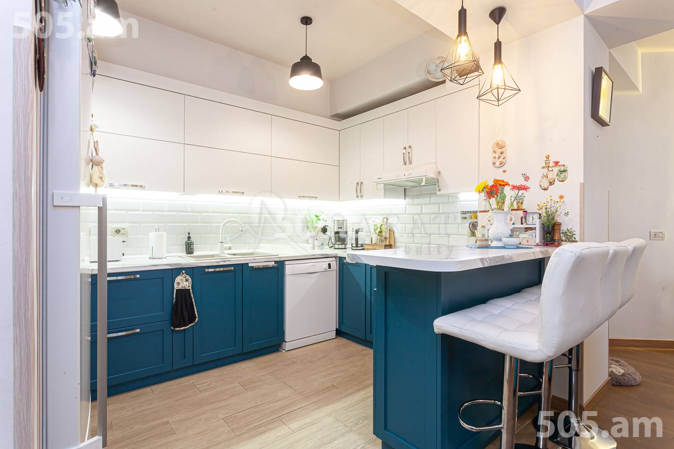 3 bedroom apartment for sale Leo St, Center Yerevan, 155911