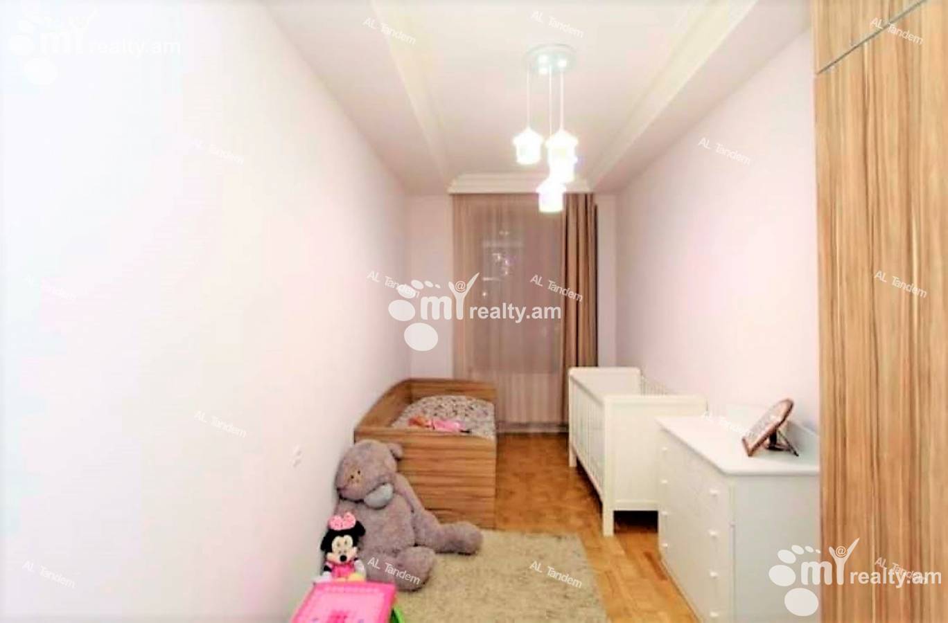 4 bedroom apartment for sale خیابان سایات نووآ, مرکز شهر ایروان, 125082