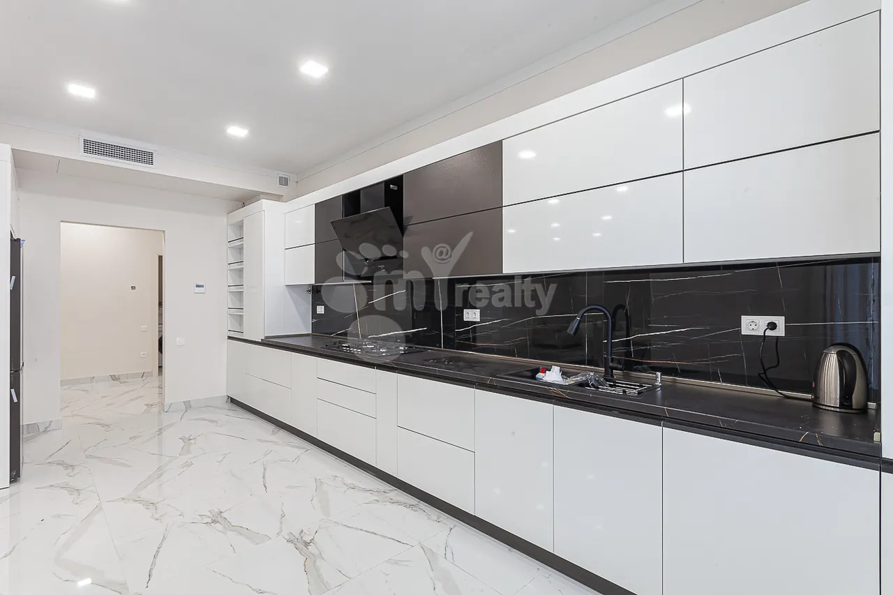 4 սենյականոց բնակարան վարձով Բուզանդի փող, Կենտրոն Երևան, 158869