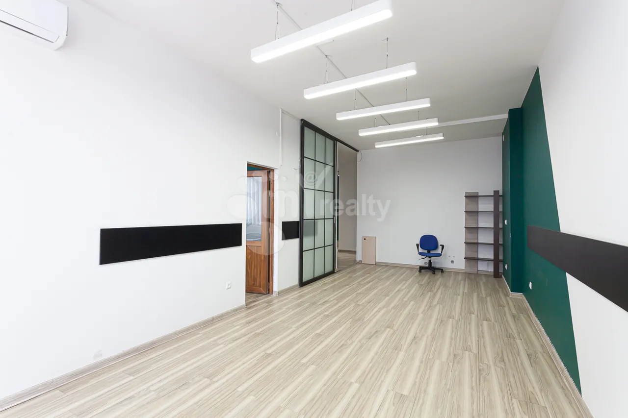 Commercial property for rent V.Papazyan St, Arabkir Yerevan, 160453