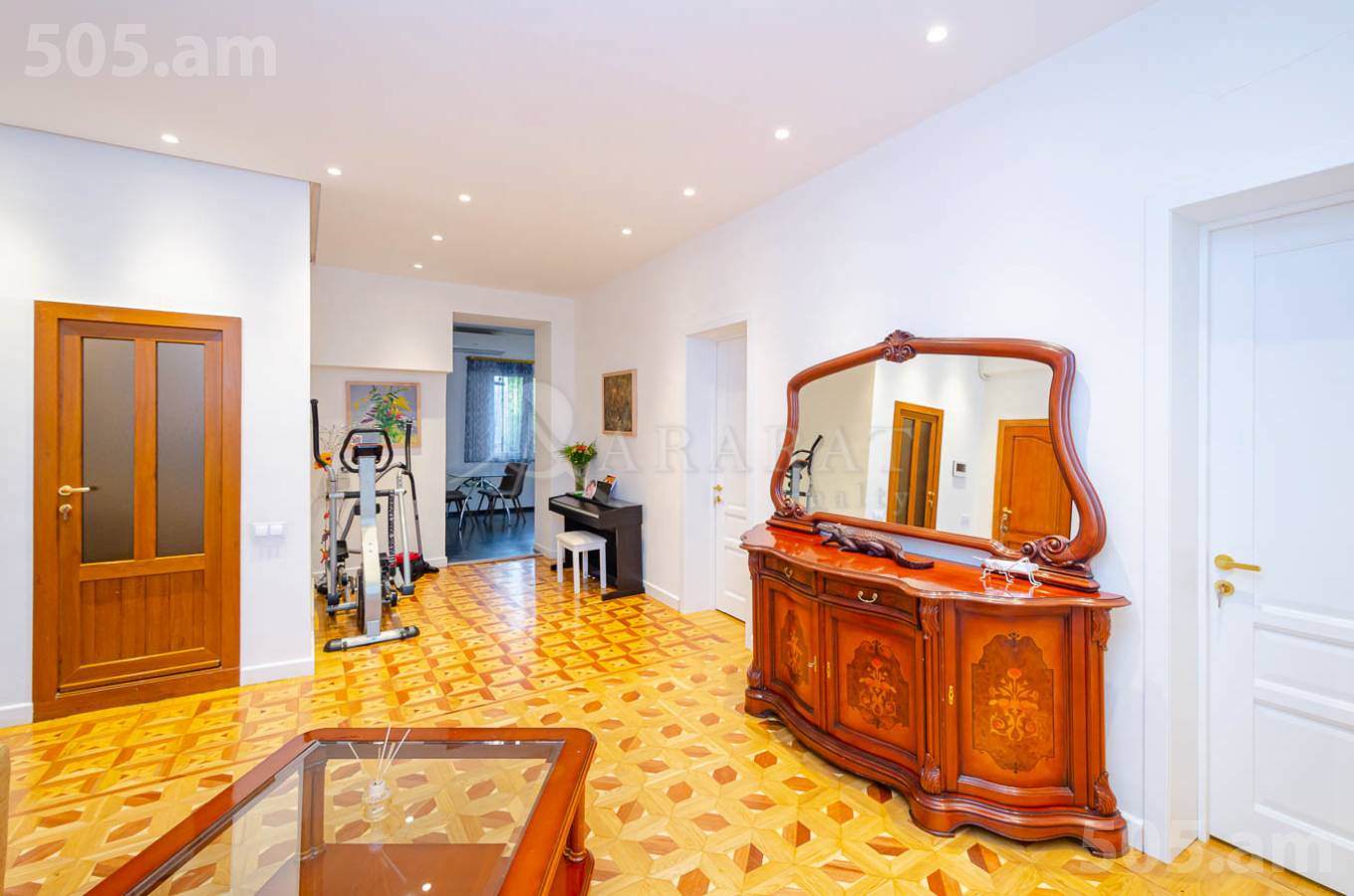 3 bedroom apartment for sale Mashtots Ave, Center Yerevan, 139404