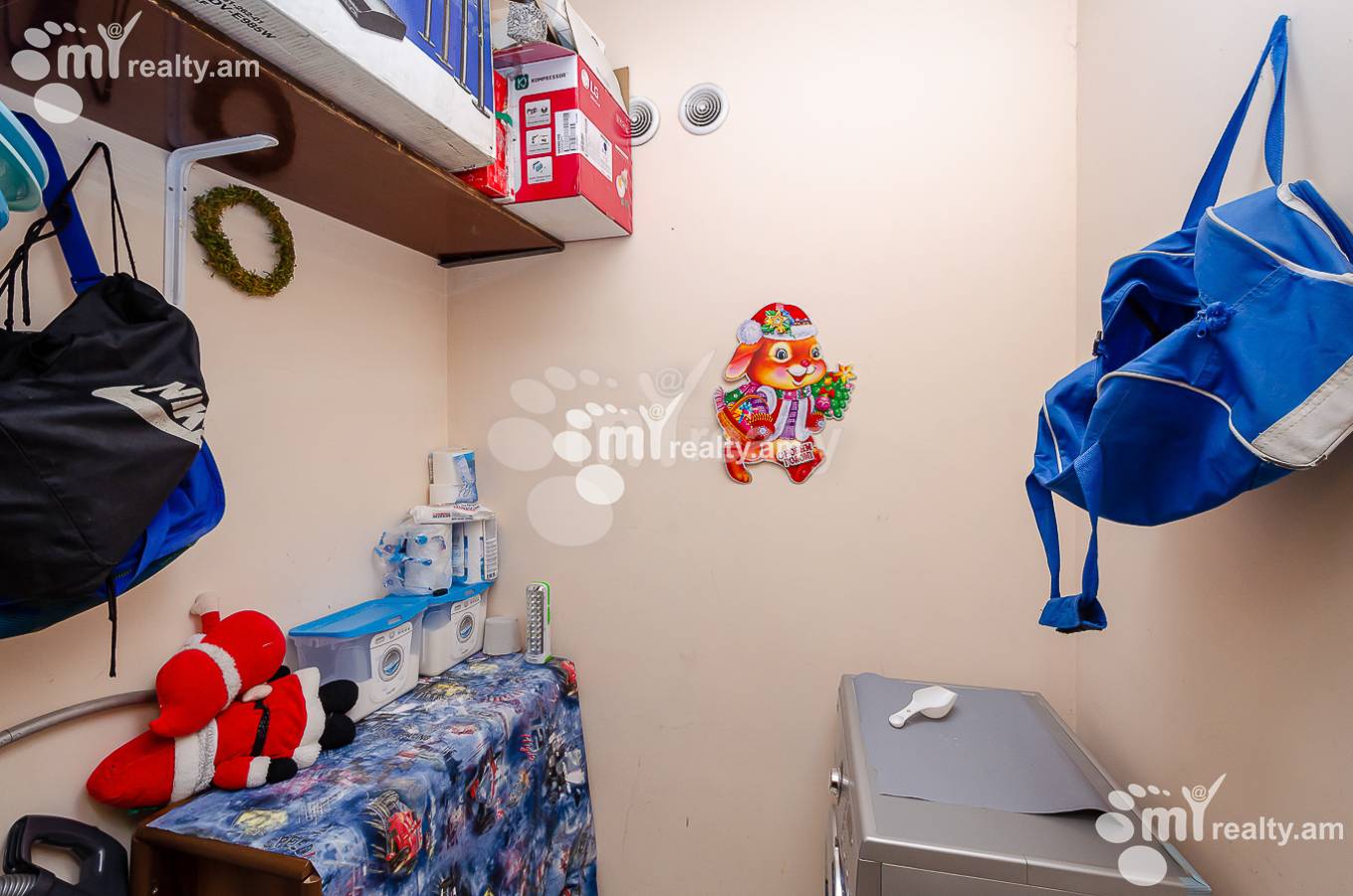 Купить 3 комнатную квартиру Тпагричнер ул, Центр Ереван, 150499