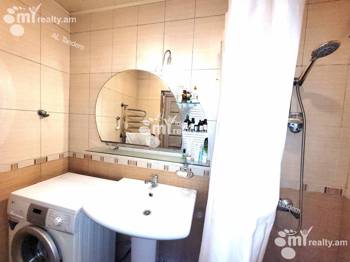 3 bedroom apartment for rent Mashtots Ave, Center Yerevan, 142134