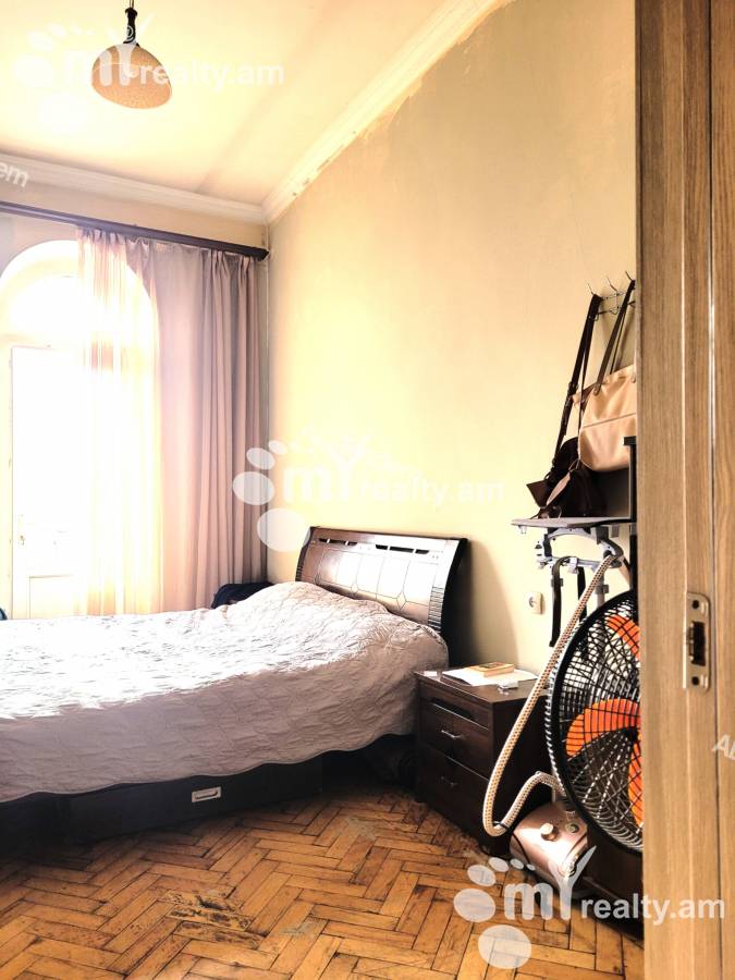 3 bedroom apartment for rent Mashtots Ave, Center Yerevan, 142134