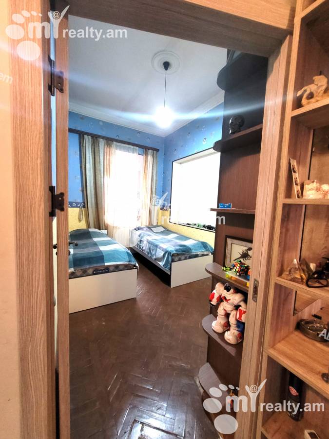 3 bedroom apartment for rent Mashtots Ave, Center Yerevan, 142134