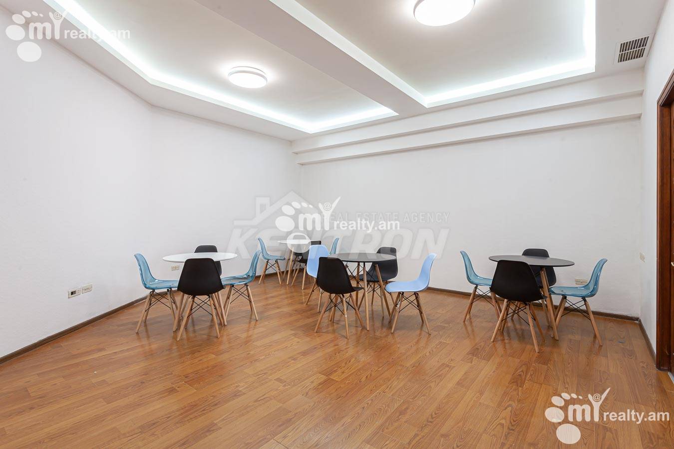 3 սենյականոց բնակարան  Աբովյան փող, Կենտրոն Երևան, 155178