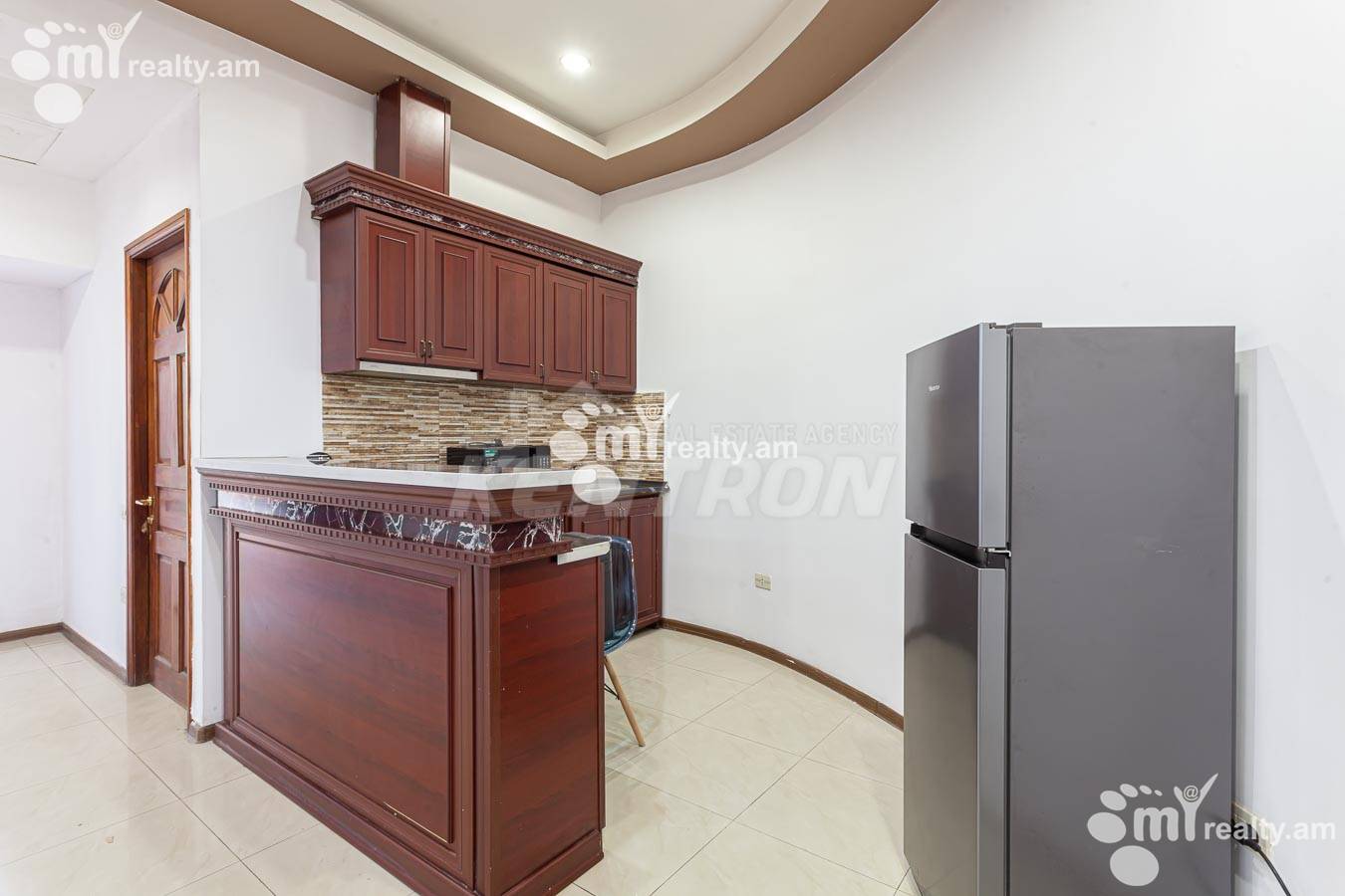 3 սենյականոց բնակարան  Աբովյան փող, Կենտրոն Երևան, 155178