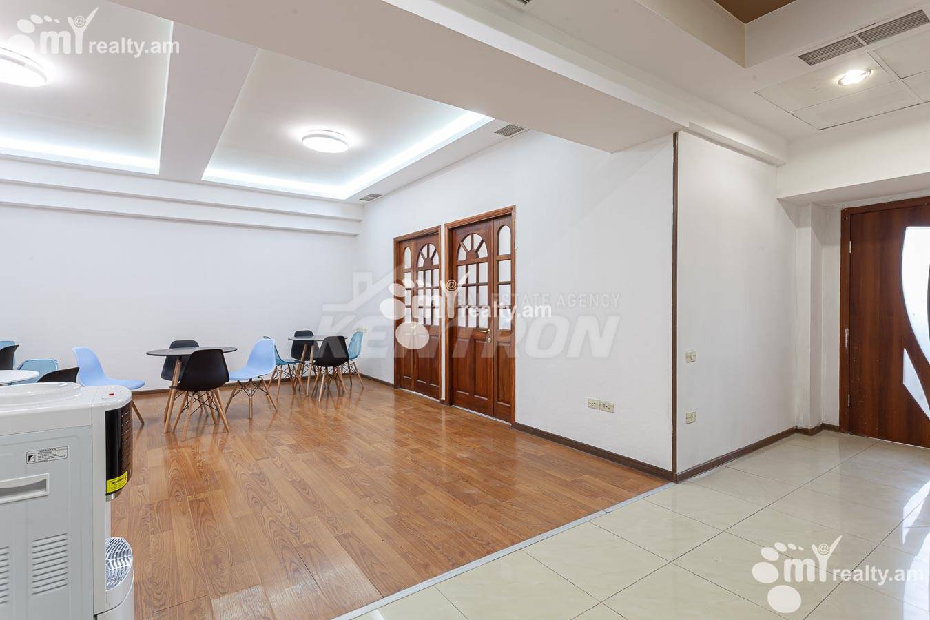 3 սենյականոց բնակարան  Աբովյան փող, Կենտրոն Երևան, 155178