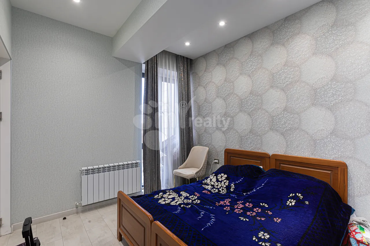 3 սենյականոց բնակարան  Լվովյան փող, Նոր Նորք Երևան, 160049