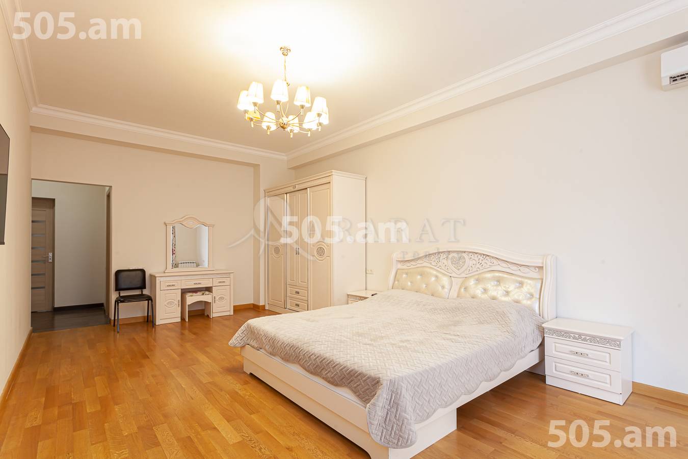 3 սենյականոց բնակարան վարձով Արամի փող, Կենտրոն Երևան, 156056