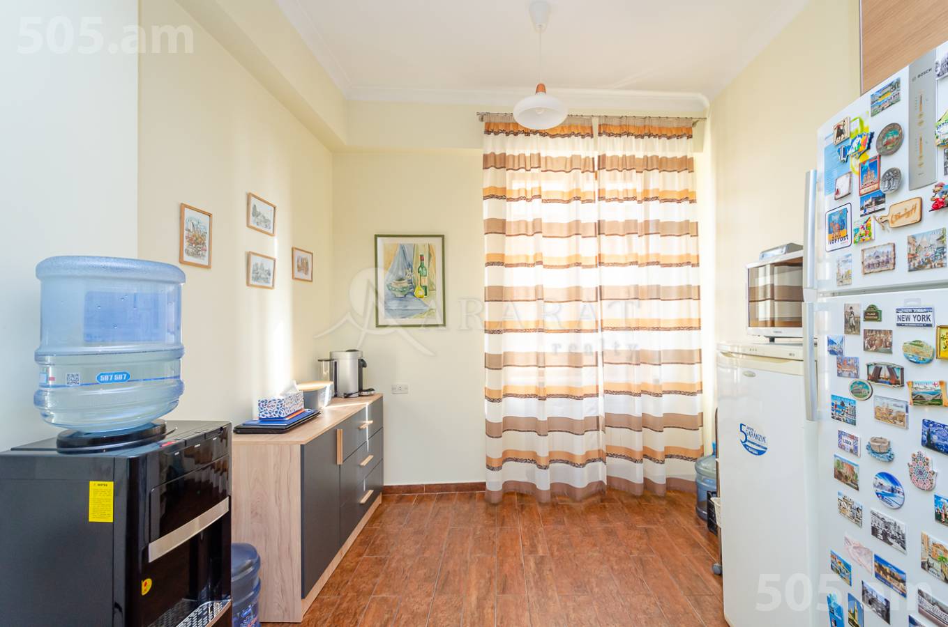 4 սենյականոց բնակարան  Մաշտոցի պող, Կենտրոն Երևան, 151749
