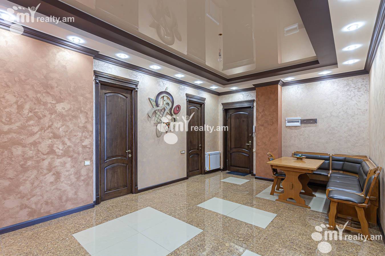 Купить 4 комнатную квартиру Ростом ул, Центр Ереван, 153296