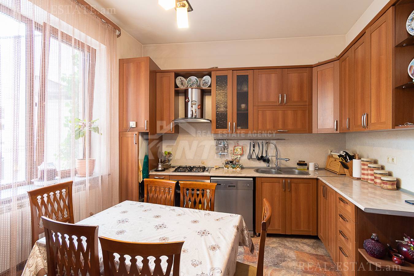 Առանձնատուն  Ծարավ Աղբյուրի փող., Ավան Երևան, 138381