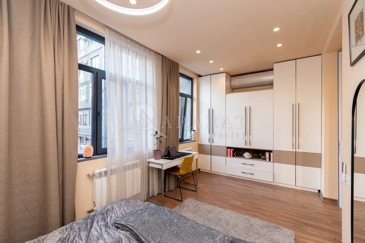 3 սենյականոց բնակարան  Բաղրամյան պող(Կենտրոն), Կենտրոն Երևան, 158737