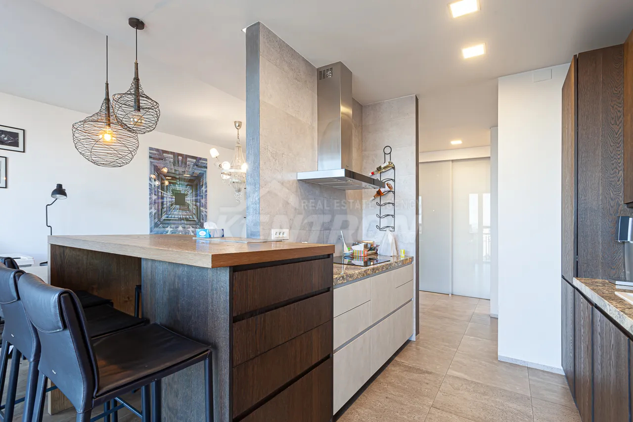 4 bedroom apartment for sale D. Demirchyan St, Center Yerevan, 161940