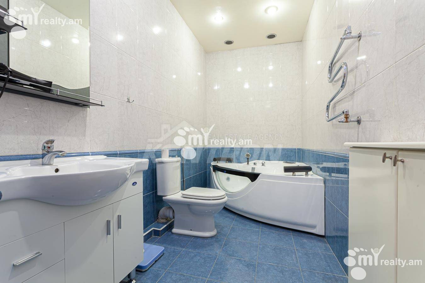 3 bedroom apartment for rent Baghramyan Ave (Kentron), Center Yerevan, 120314