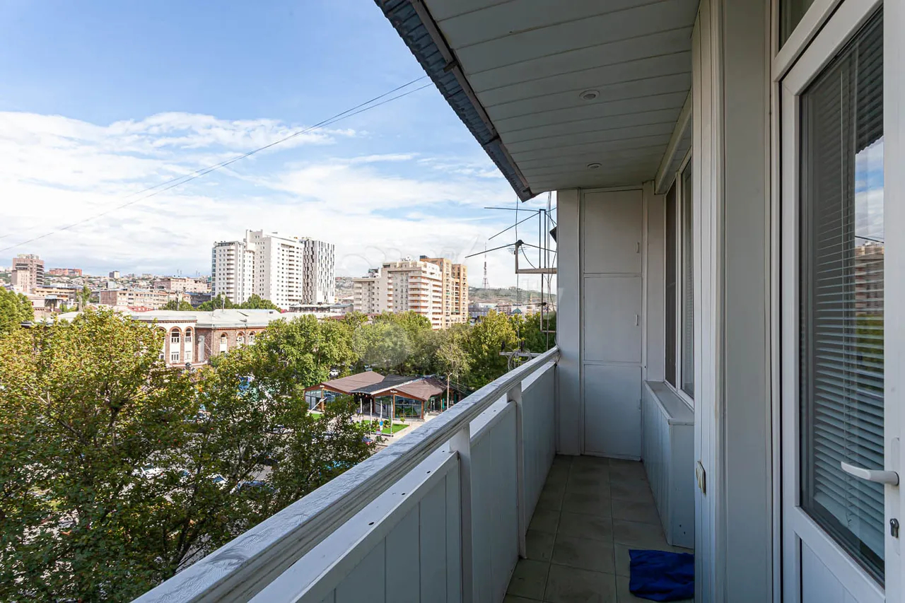 3 bedroom apartment for rent Mashtots Ave, Center Yerevan, 159963