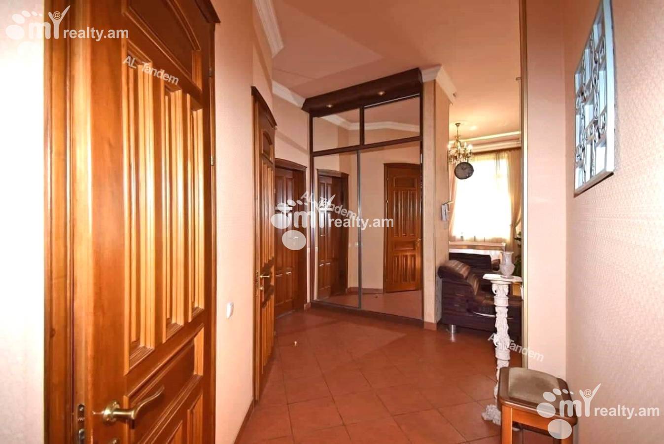 3 bedroom apartment for rent Mashtots Ave, Center Yerevan, 155273