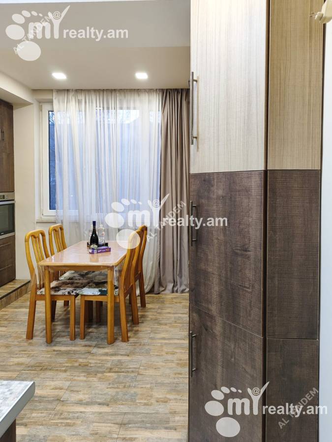 Снять 3 комнатную квартиру Абовян ул, Центр Ереван, 142503