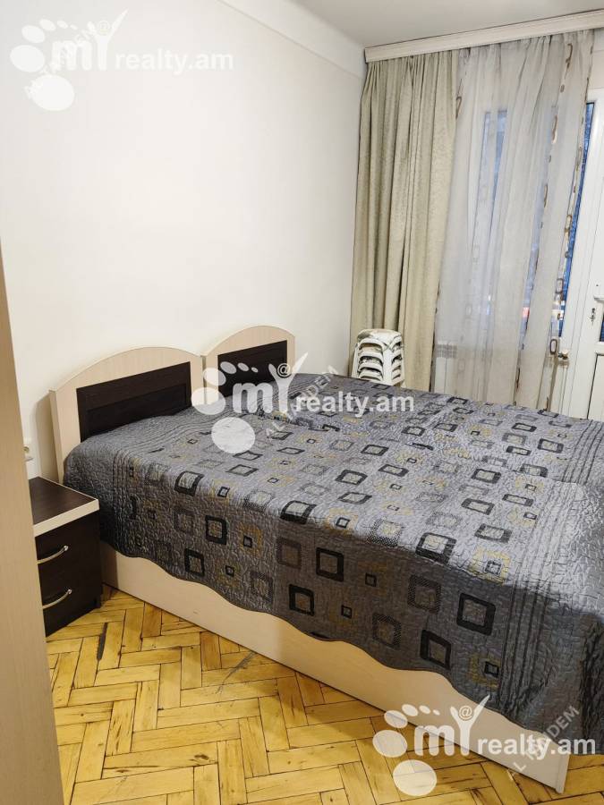 Снять 3 комнатную квартиру Абовян ул, Центр Ереван, 142503