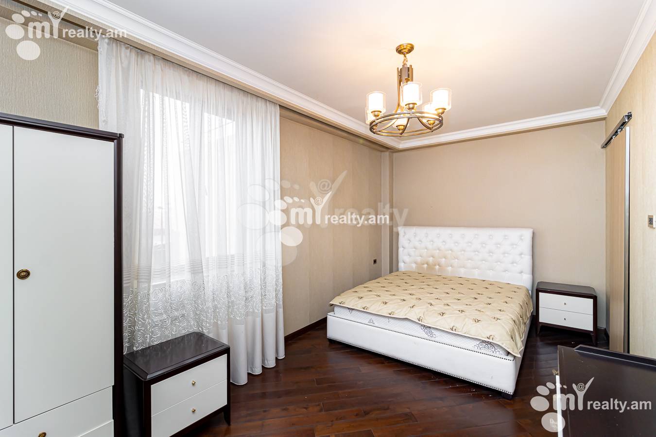 3 bedroom apartment for sale Aram St, Center Yerevan, 155508