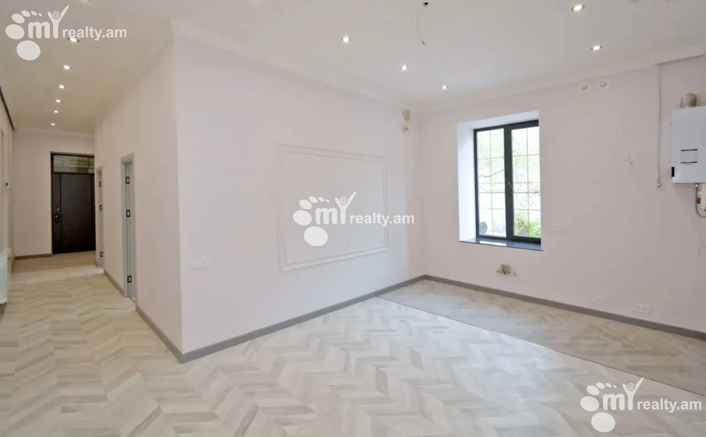 3 սենյականոց բնակարան  Պարոնյան փող, Կենտրոն Երևան, 160187