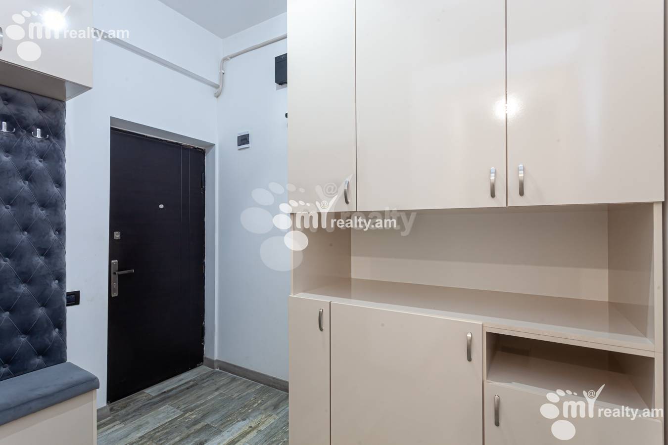 Купить 2 комнатную квартиру Антараин ул, Центр Ереван, 152046