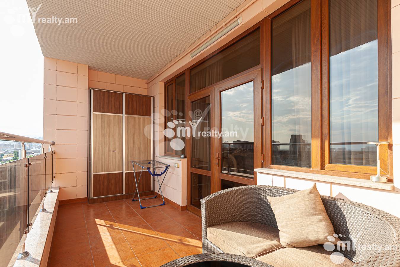 3 սենյականոց բնակարան  Սայաթ-Նովայի պող, Կենտրոն Երևան, 155779