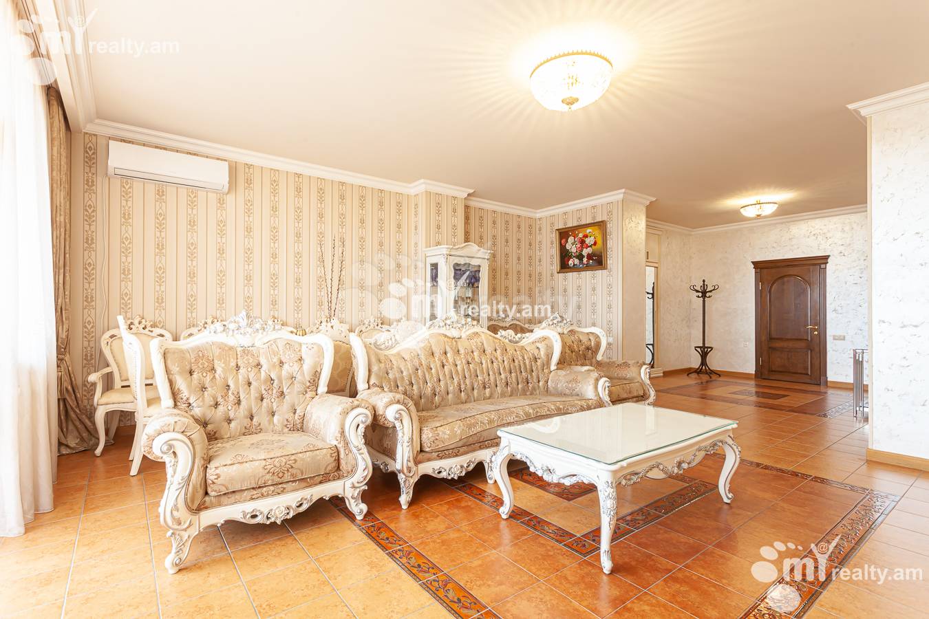 3 սենյականոց բնակարան  Սայաթ-Նովայի պող, Կենտրոն Երևան, 155779