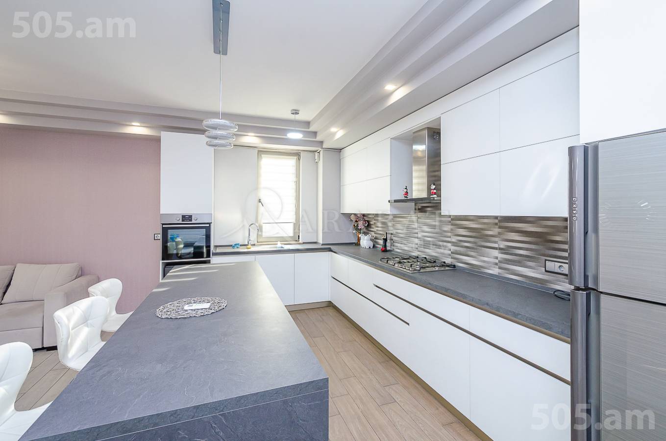 4 bedroom apartment for sale Antarayin St, Center Yerevan, 152086