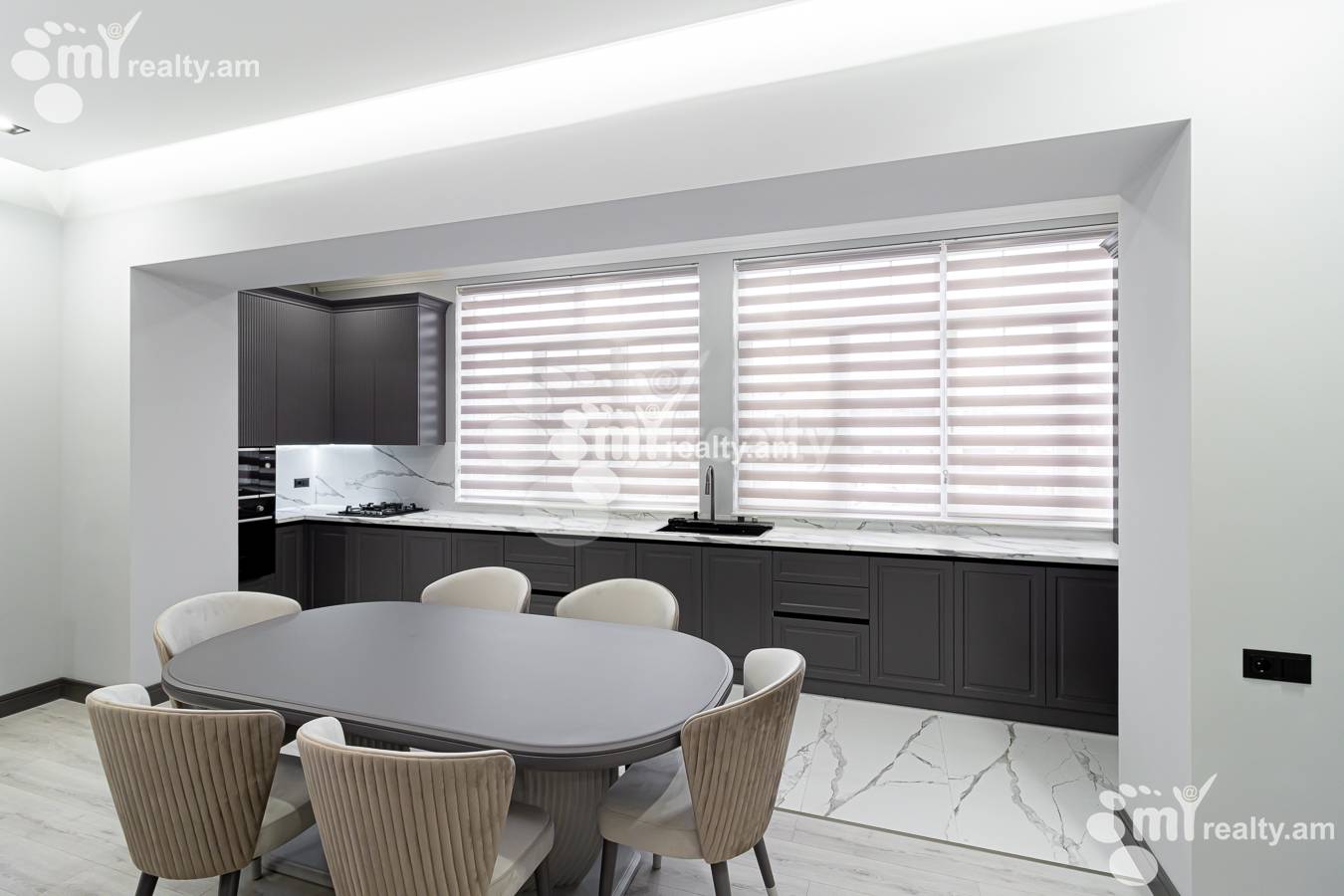 2 սենյականոց բնակարան  Հանրապետության փող, Կենտրոն Երևան, 153966