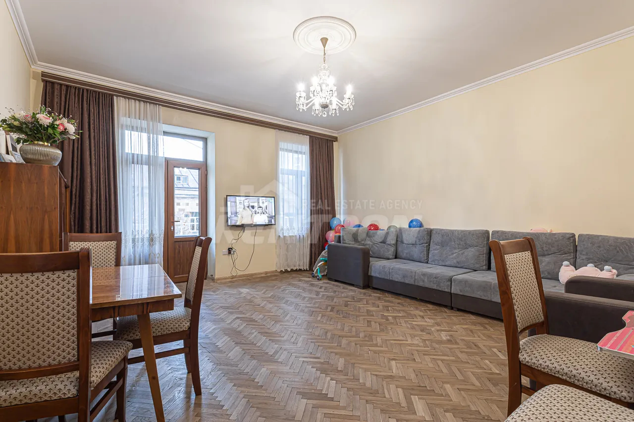 2 bedroom apartment for sale Hanrapetutyan St, Center Yerevan, 158020