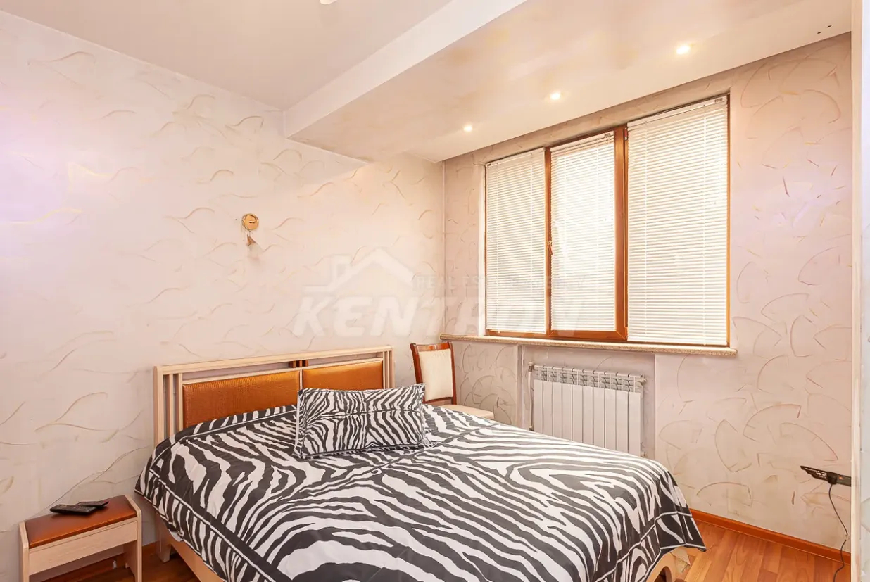 2 սենյականոց բնակարան վարձով Սայաթ-Նովայի պող, Կենտրոն Երևան, 158594