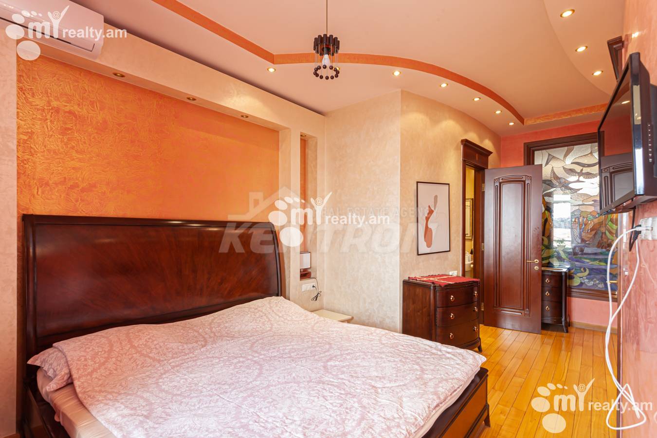 3 bedroom apartment for sale خیابان چارِنتس, مرکز شهر ایروان, 152235