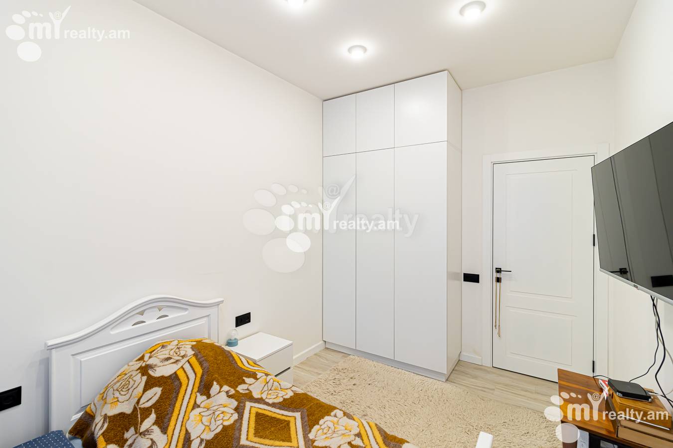 4 bedroom apartment for sale خیابان آخبیور سِروب, عربگیر ایروان, 154762