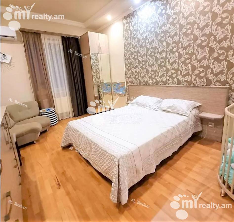 3 սենյականոց բնակարան  Ամիրյան փող, Կենտրոն Երևան, 125799