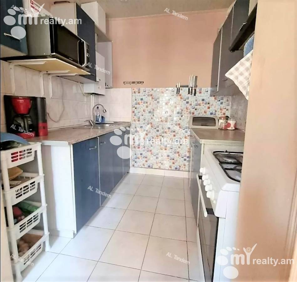 3 սենյականոց բնակարան  Ամիրյան փող, Կենտրոն Երևան, 125799