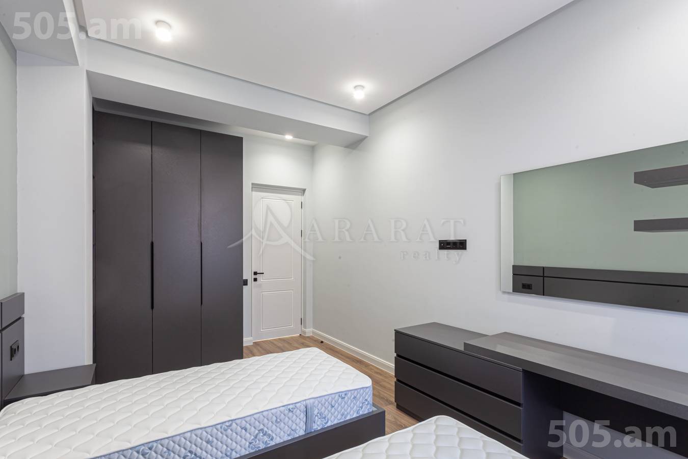 Купить 3 комнатную квартиру Адонц ул, Арабкир Ереван, 139132