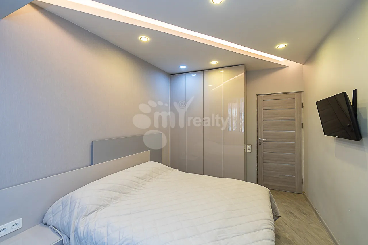 4 bedroom apartment for sale Paronyan St, Center Yerevan, 161626