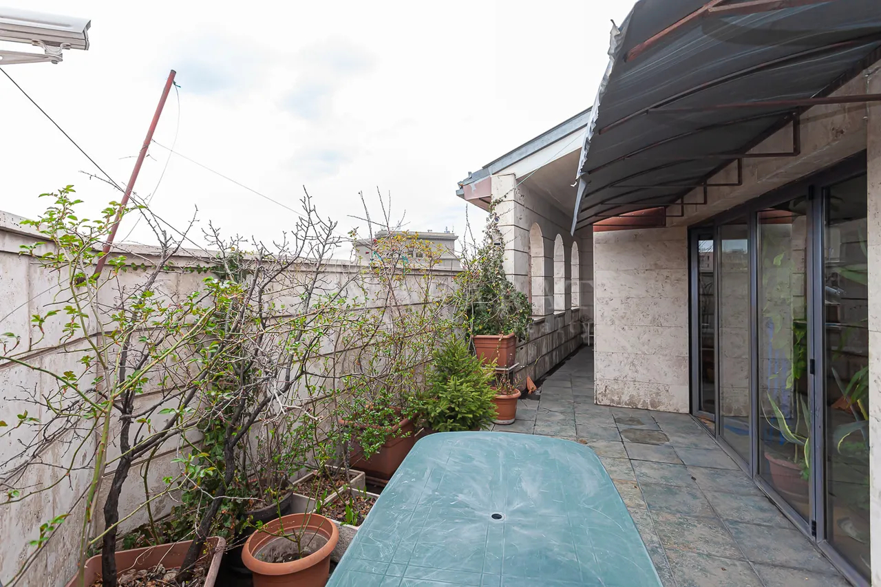 5 bedroom apartment for rent Teryan St, Center Yerevan, 158099