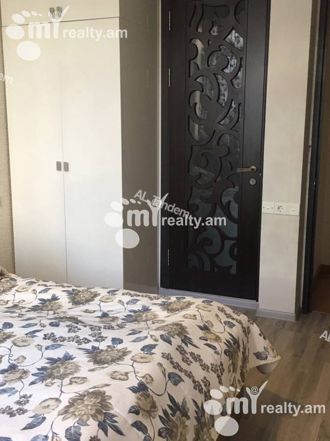 4 սենյականոց բնակարան  Նալբանդյան փող, Կենտրոն Երևան, 122412