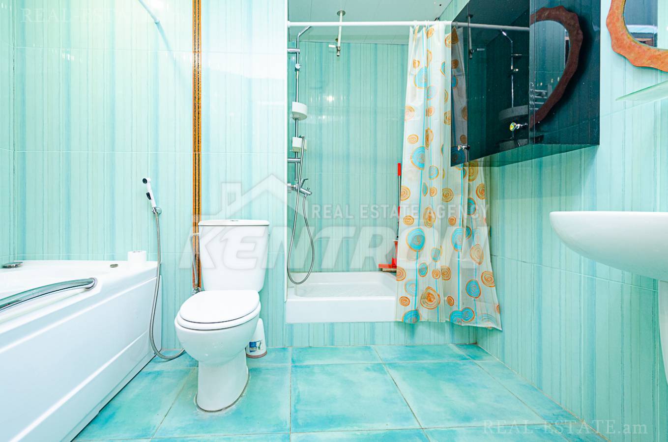 Снять 2 комнатную квартиру Саят-Нова пр, Центр Ереван, 136059