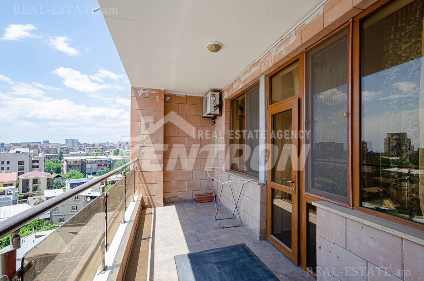 Снять 2 комнатную квартиру Саят-Нова пр, Центр Ереван, 136059